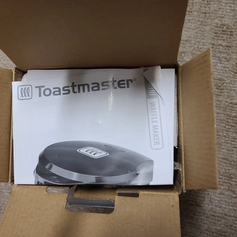 Toastmaster Mini Waffle Maker - Picture 4 of 6